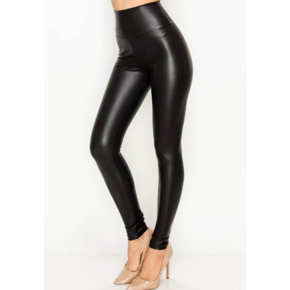 Black⭐️Ultra High Waist Vegan Leather Leggings - Picture 4 of 11